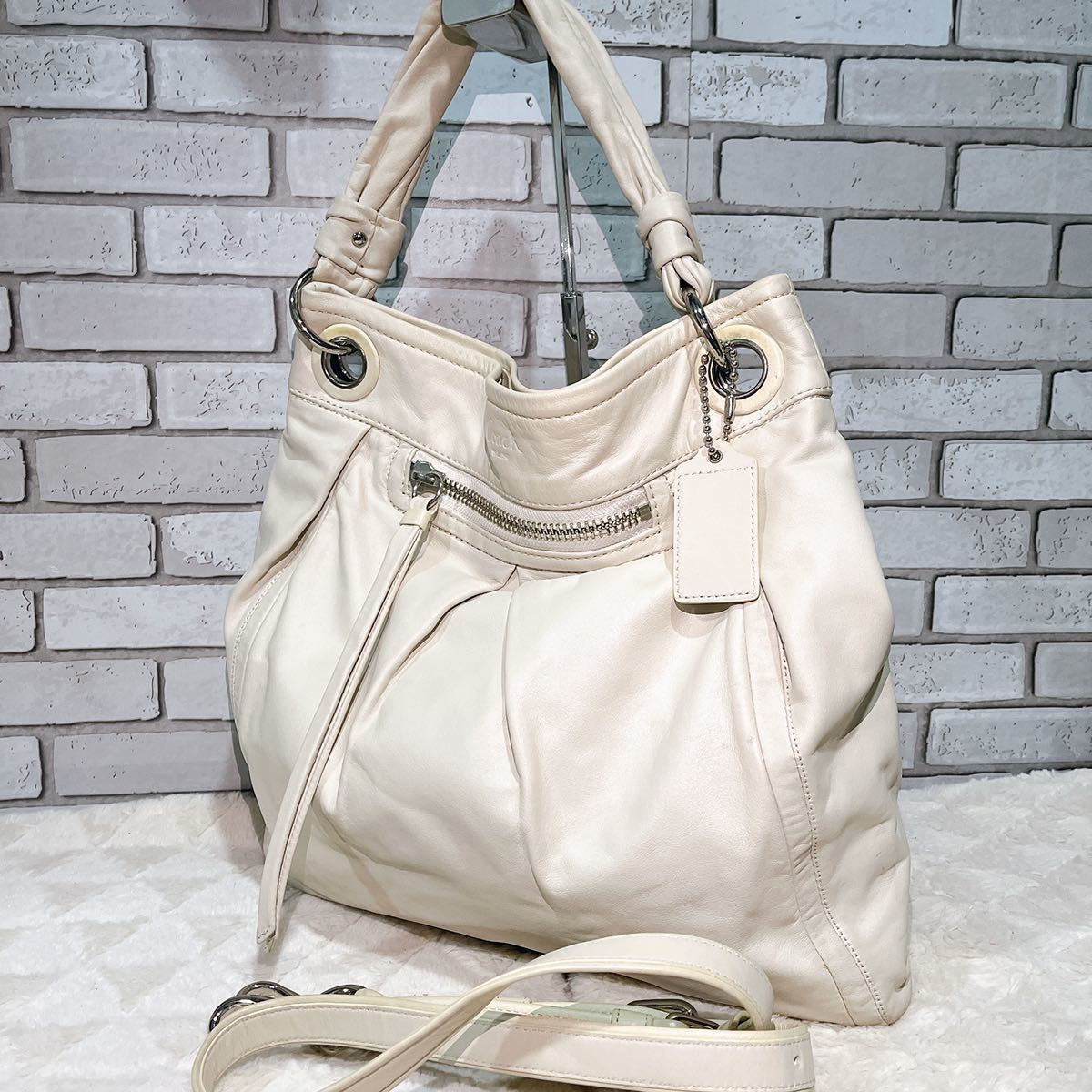 COACH コーチ 2way レザー バッグ ハンドバッグ トートバッグ 肩掛け 手提げ ショルダー チャーム
