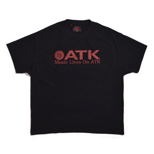 【GALLERY DEPT. / ギャラリー デプト】MUSIC LIVES ON ATK , ATK ミュージック ロゴ プリント T-Shirt Tシャツ ブラック《SIZE : XL》