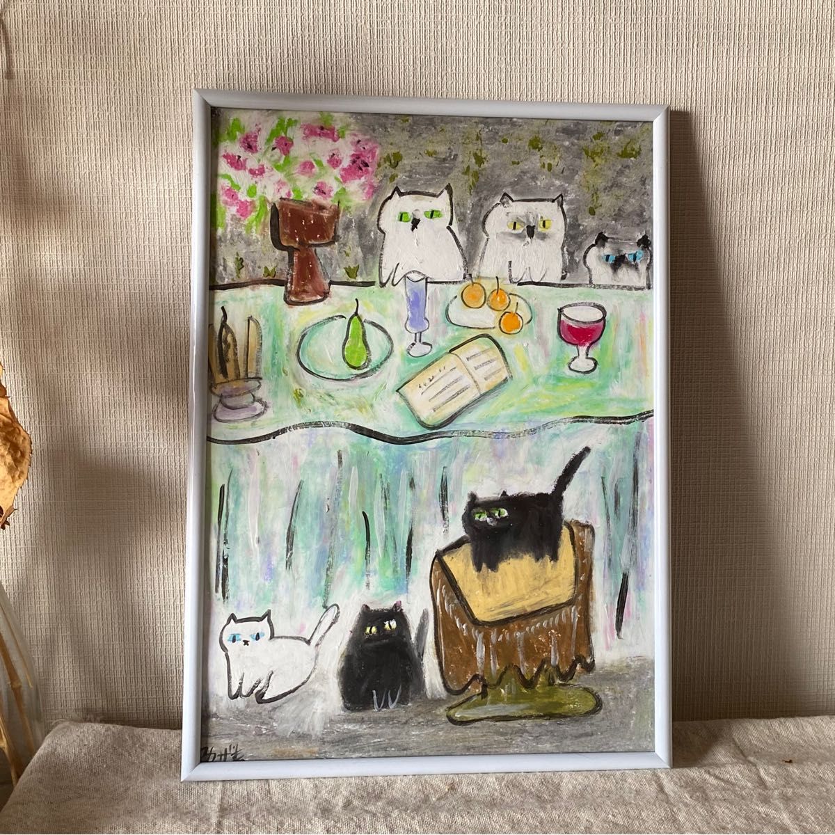 絵画 手描き【かわいい猫たちが花 ワイン 果物のテーブルを囲んでいる