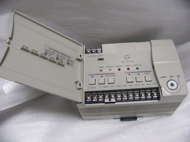 ☆動作保証 KEYENCE LK-2000+LK-030 CCDレーザ変位計 LKシリーズ ☆動作保証 KEYENCE LK-2000+LK-030 CCDレーザ変位計 LKシリーズ