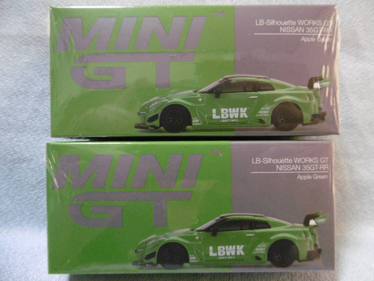 未開封新品 MINI GT 437 LB-Silhouette WORKS GT NISSAN 35GT-RR Apple Green 左右ハンドル 2台組_画像1
