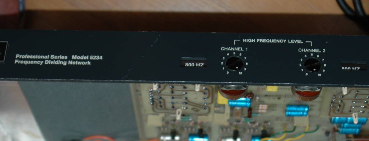 JBL 5234　2チャンネルディバイダー 　クロスオーバー周波数　800HZ　中古品