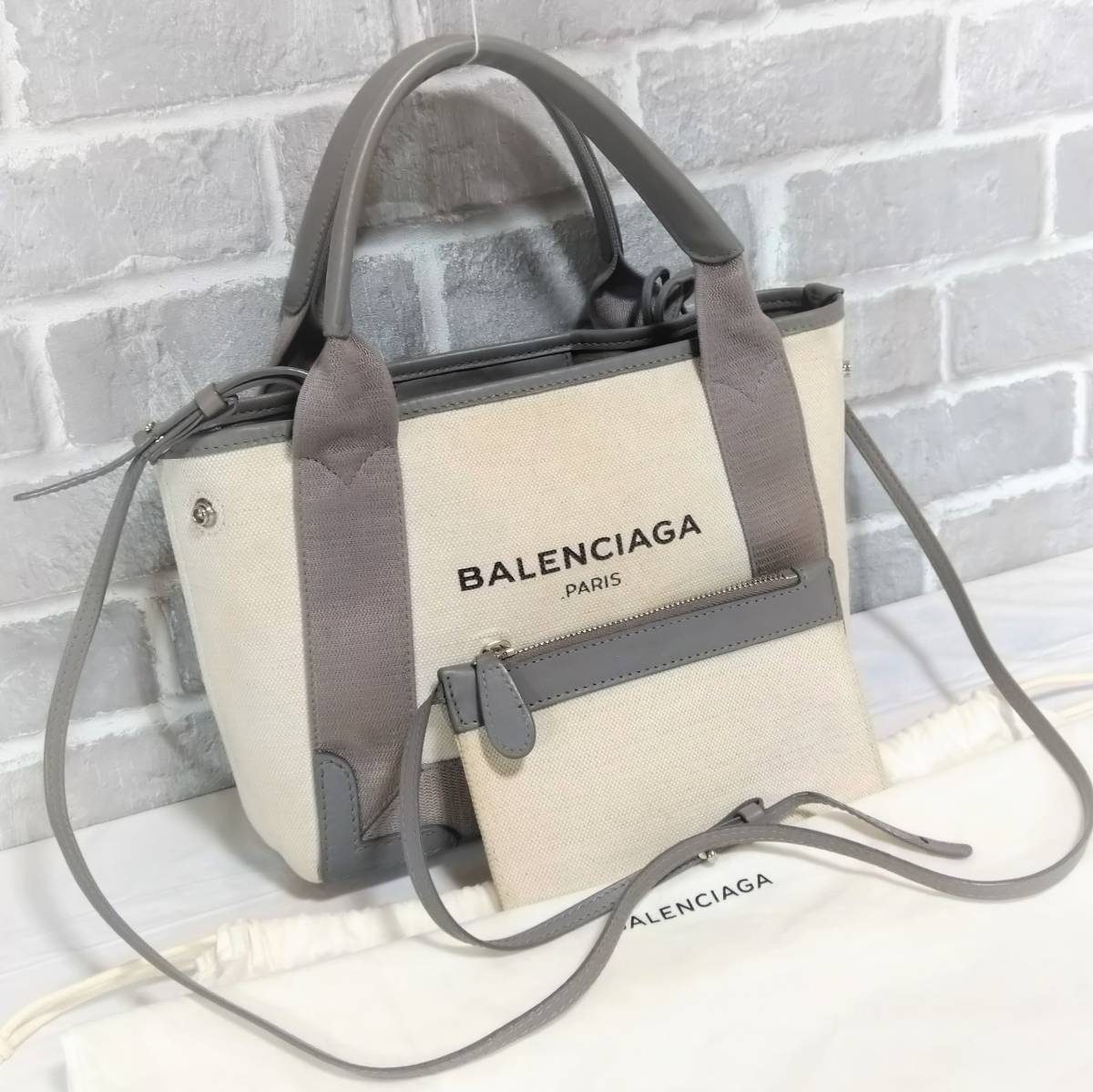 バレンシアガ ネイビーカバ キャンバス カバス グレー トート