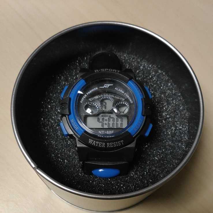 □デジタル腕時計 LED カラフルウォッチ スポーツ腕時計 ストップウォッチ　ブルー_画像1