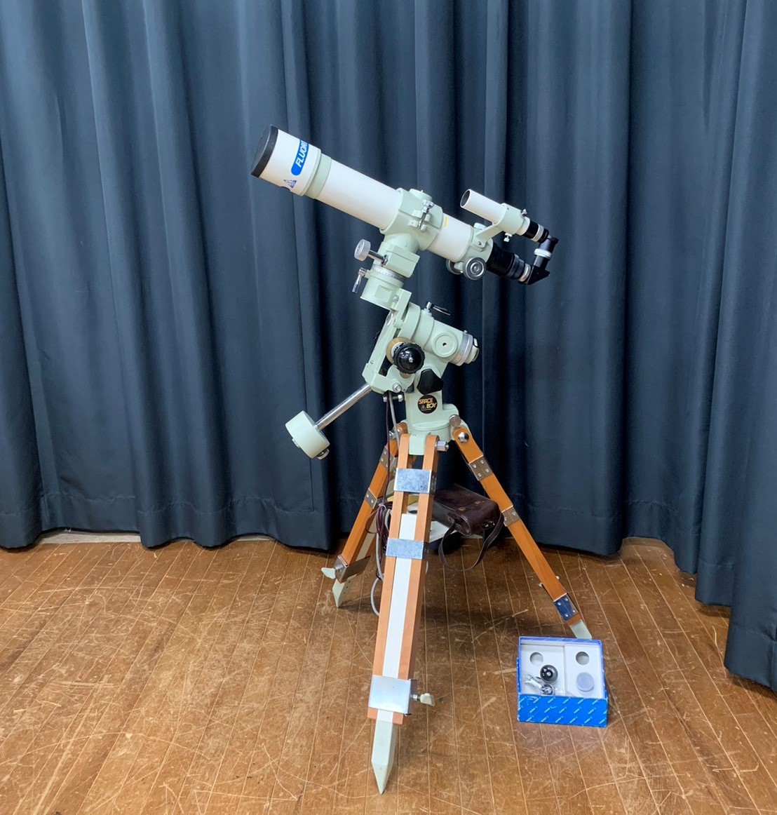 FD27) 現状品 TAKAHASHI 高橋製作所 タカハシ FC-60 フローライト 天体