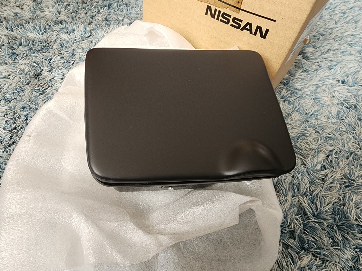 S13シルビア 180SX 灰皿 アッシュトレー 新品(日産用)|売買された