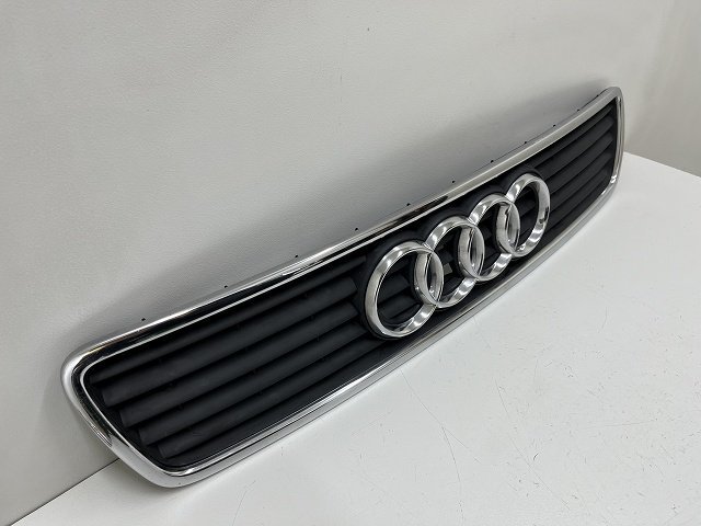 ** Audi A4 Avante 8D 99 год 8DAGA передняя решетка ( наличие No:A35266)