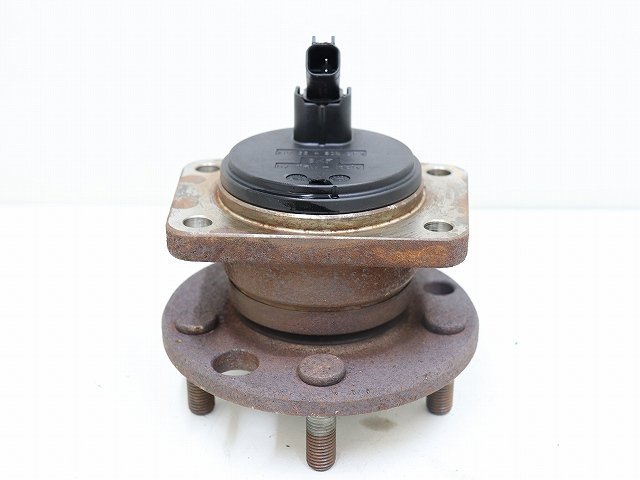 ** Jaguar X-type/X type 02 year J51YA right rear hub Knuckle ( stock No:A35306) (6942)