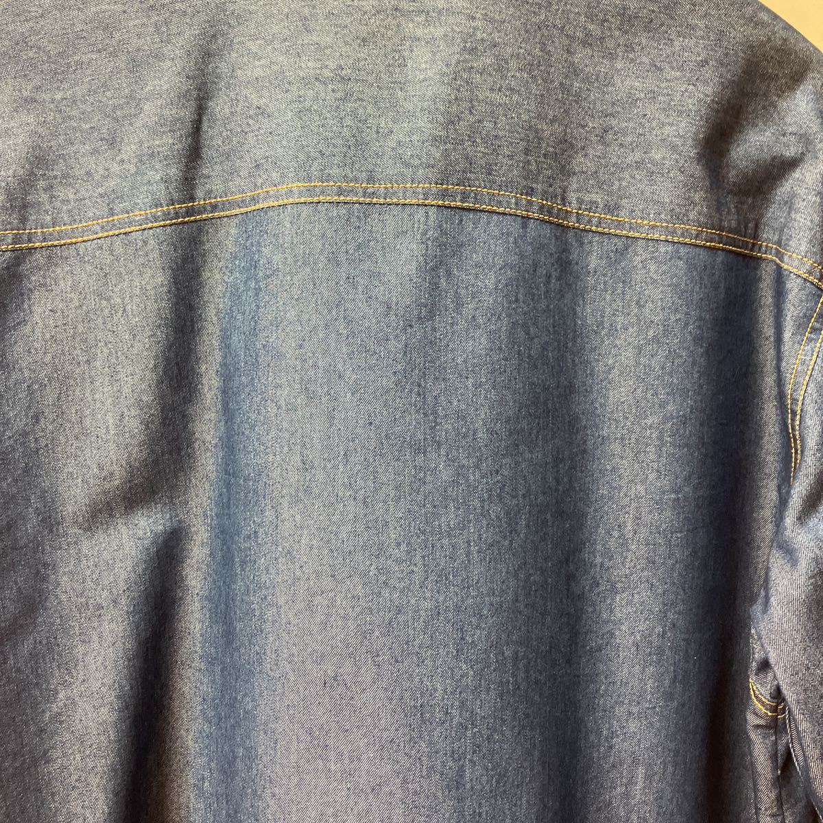 ほぼ新品 セレブ感溢れる EDDIE ODYSSEY 薄手のジップアップブルゾン トラッカーズジャケット クリーニング済 デニム調 刺繍の画像8