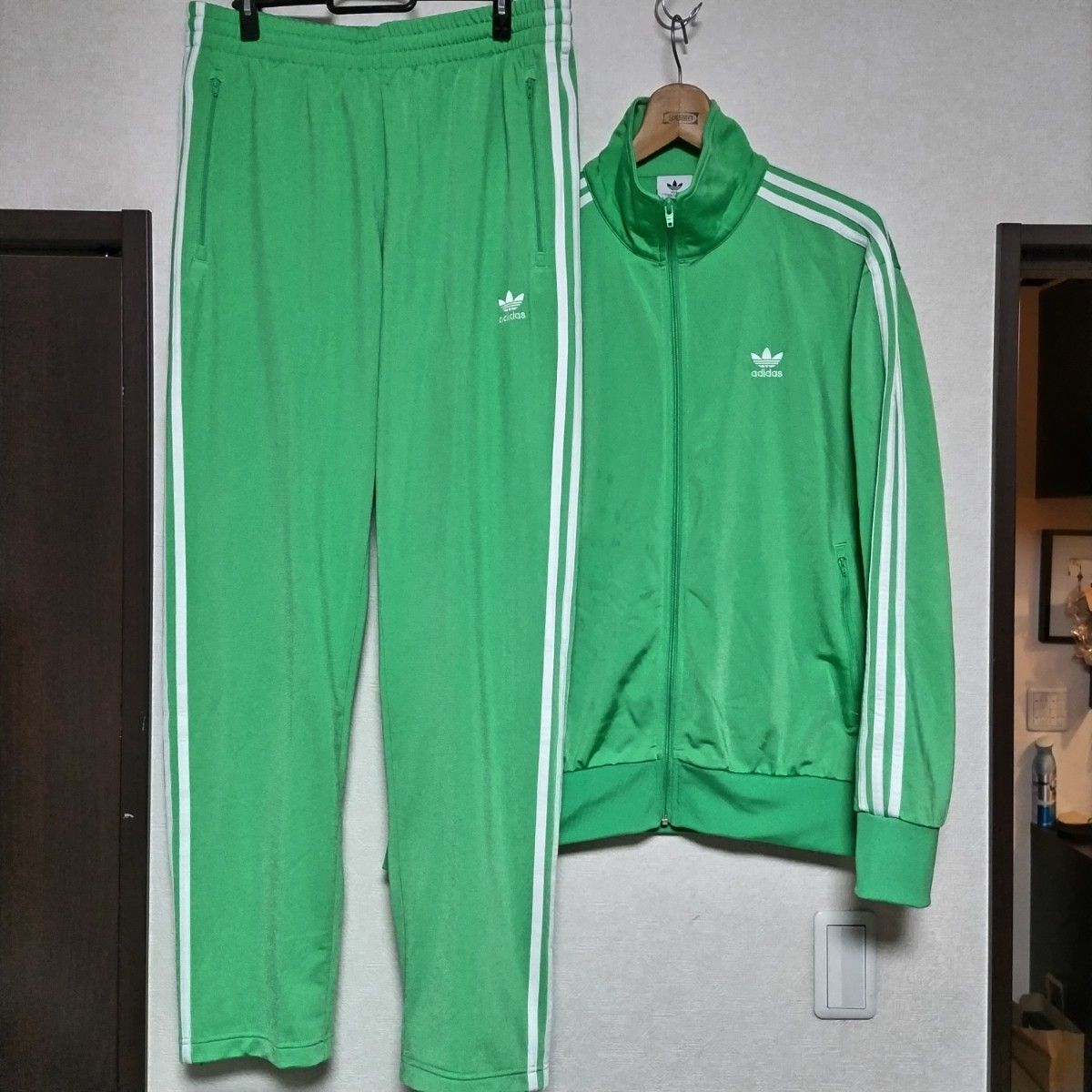 上下セットアップ adidas originals ADICOLOR CLASSICS Firebird 上下セットアップ adidas originals ADICOLOR CLASSICS Firebird