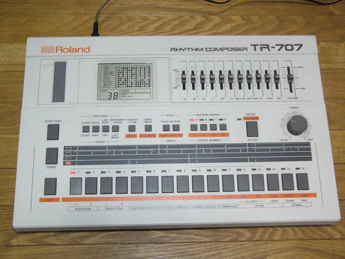 Roland TR-707 リズムコンポーザー』ローランド リズムマシン 器材-