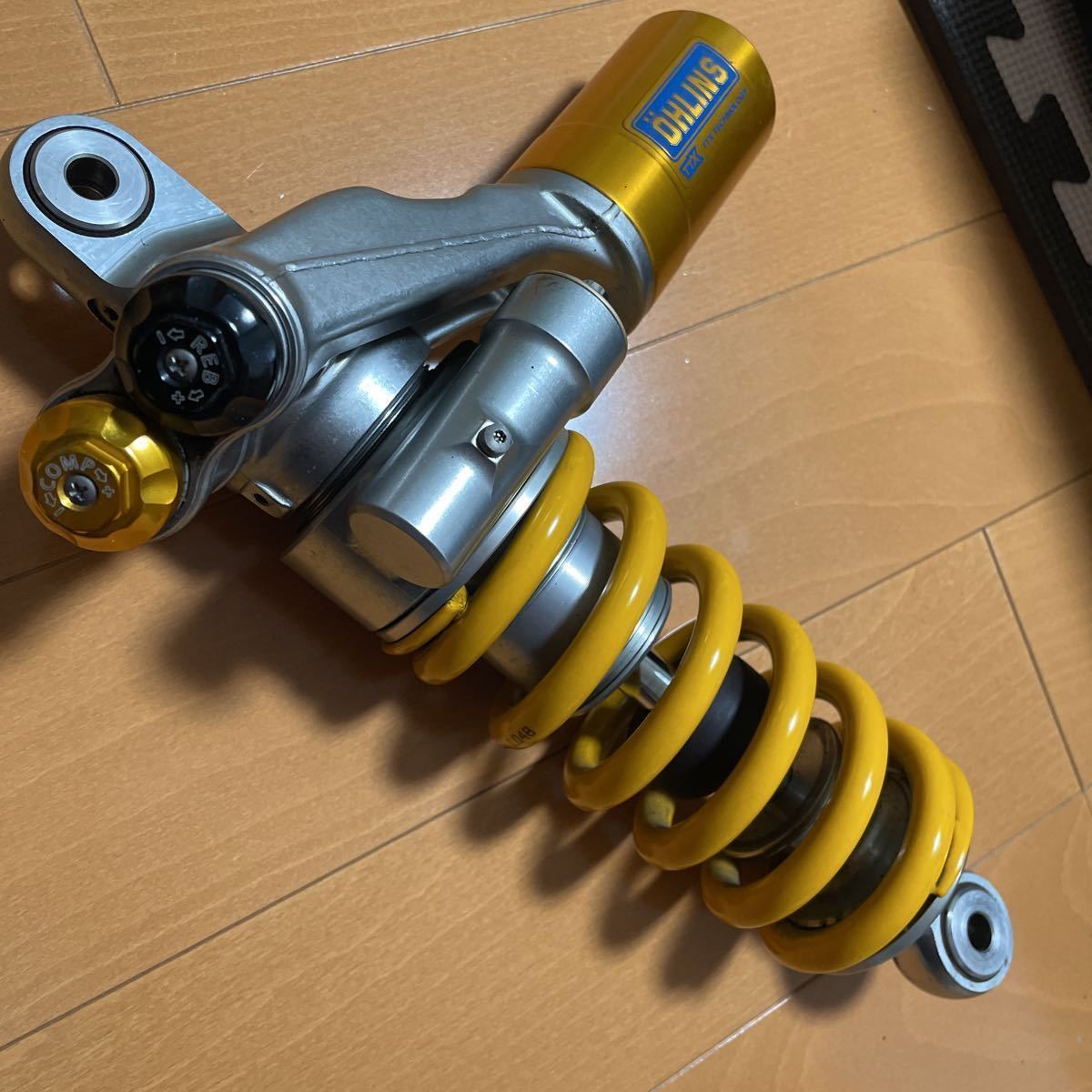 直送商品 ☆ 人気TOP OHLINS オーリンズ リアサス サスペンション