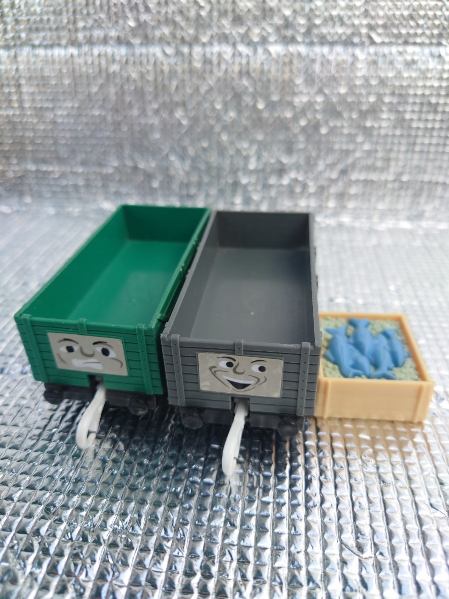 きかんしゃトーマス プラレール 貨車 荷物 魚 セット まとめて