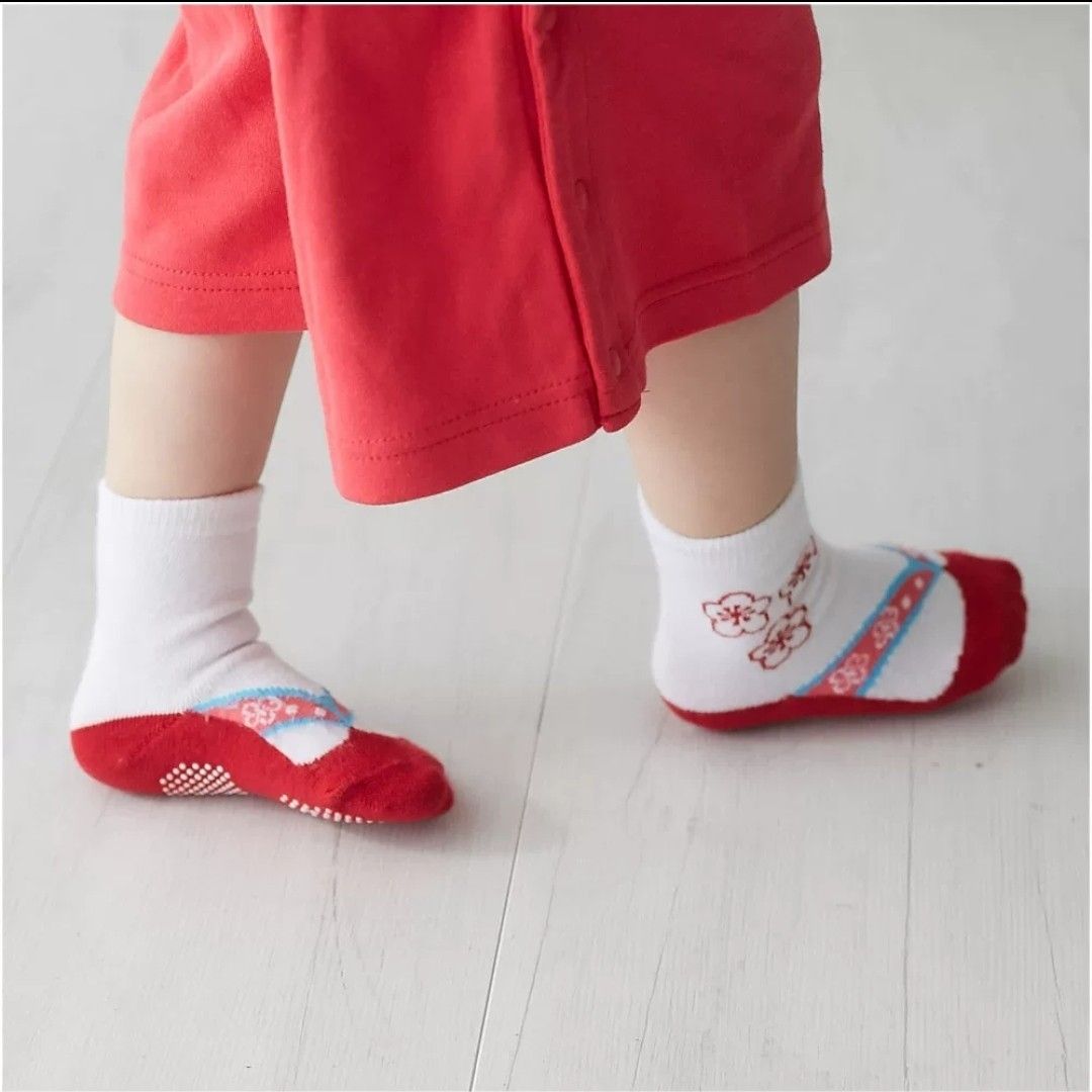【新品】足袋風靴下 9-12cm レッド ソックス 赤ちゃん 着物 袴 記念日 靴下 ショートソックス くつした