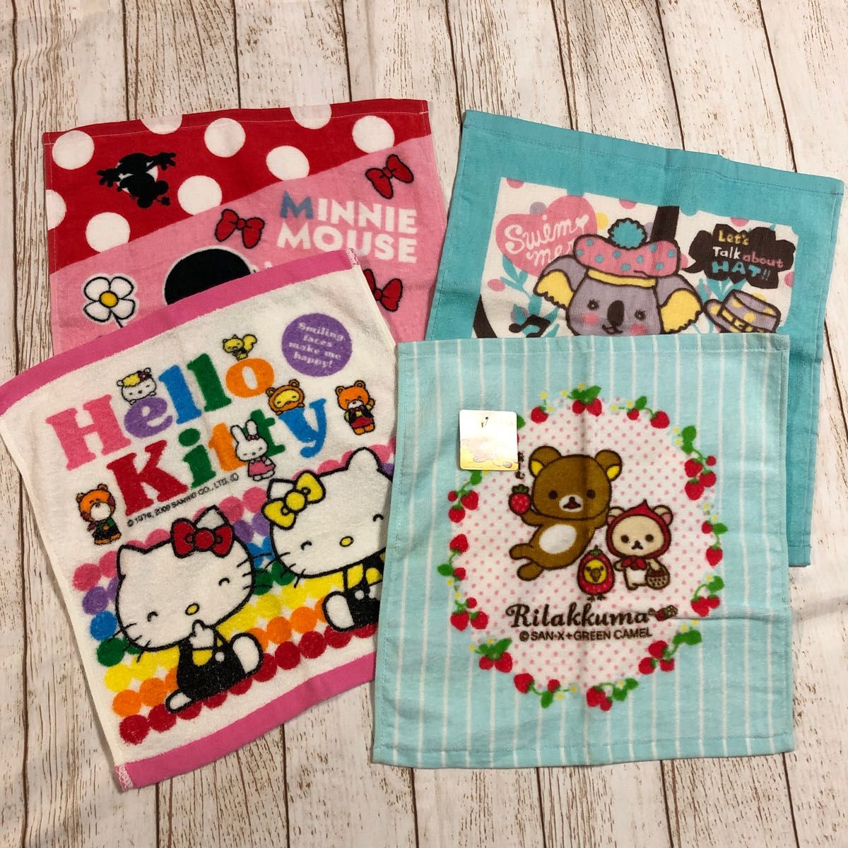 34cm×34cm ハンカチ4枚セット サンリオ 昭和レトロ ハローキティ 34cm×34cm ハンカチ4枚セット サンリオ 昭和レトロ ハローキティ