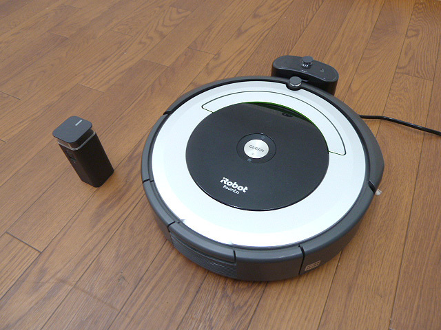 【待望★】 690 ルンバ アイロボット iRobot ホームベース Roomba 日本正規品 クリーナー 掃除機 ロボット デュアルバーチャルウォール ロボットタイプ