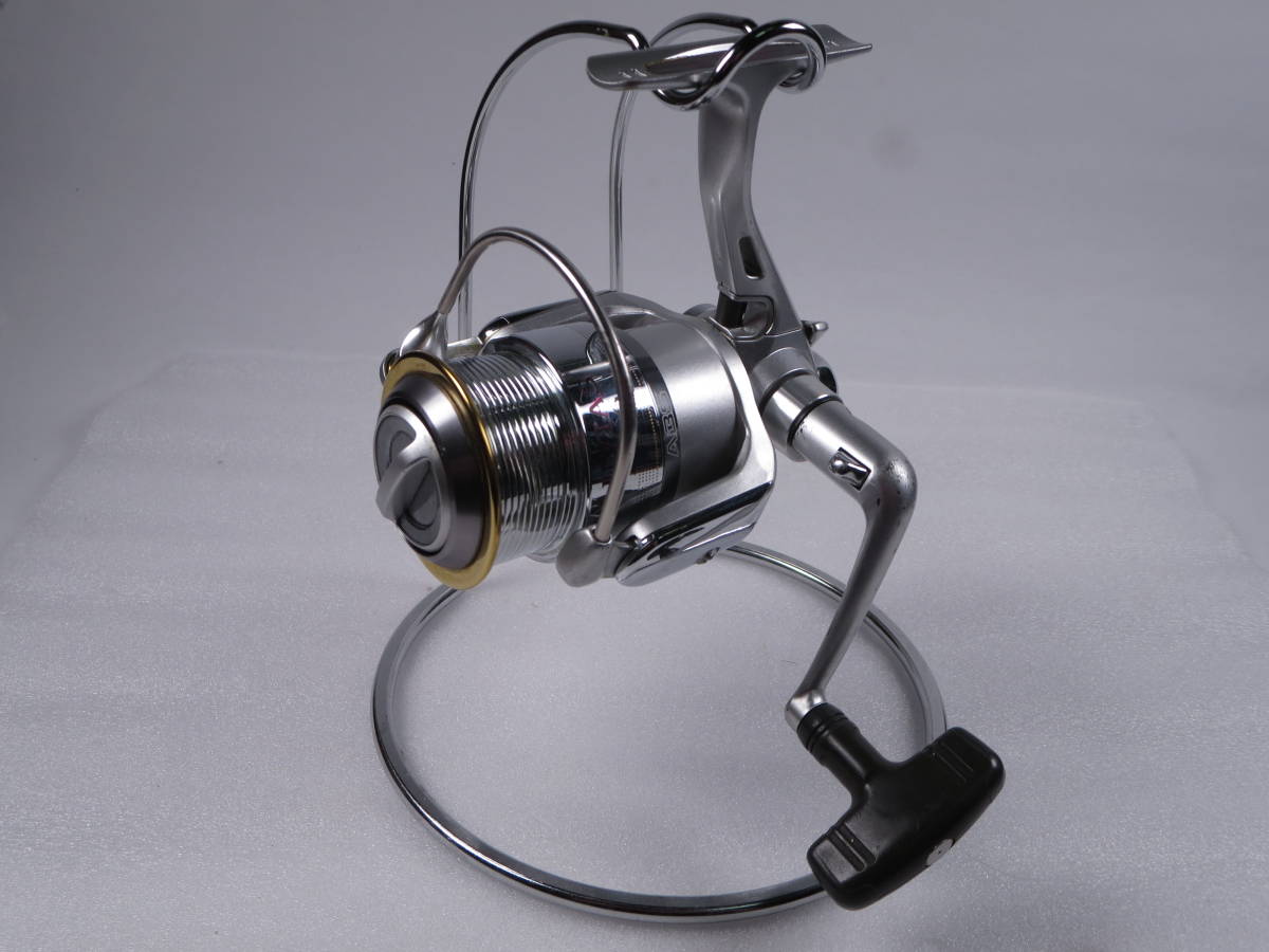 雙【日本製モデル】 ダイワ 04 ルビアス 2506 LUVIAS DAIWA グローブライド Made in JP スピニングリール 検 セルテート 2500 2004 0401F_画像1