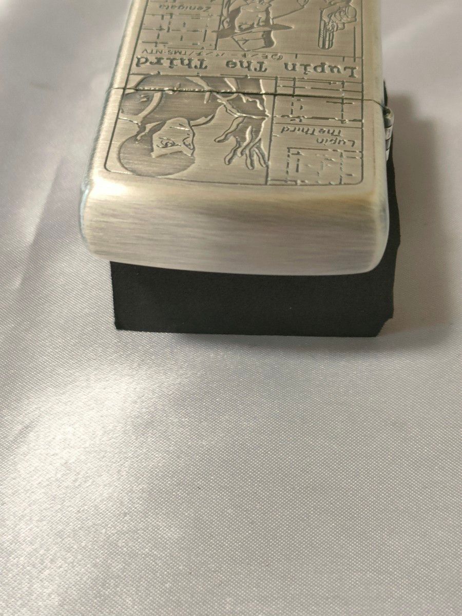 ルパン三世　ルパンと銭形警部　zippo　№0773　2000年製 K XVI