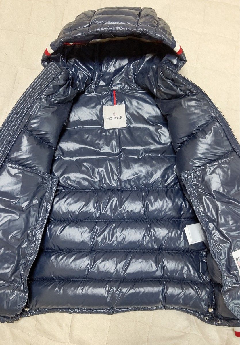 【中古美品】　MONCLER　モンクレール　ALBERIC　アルベリック　ダウンジャケット