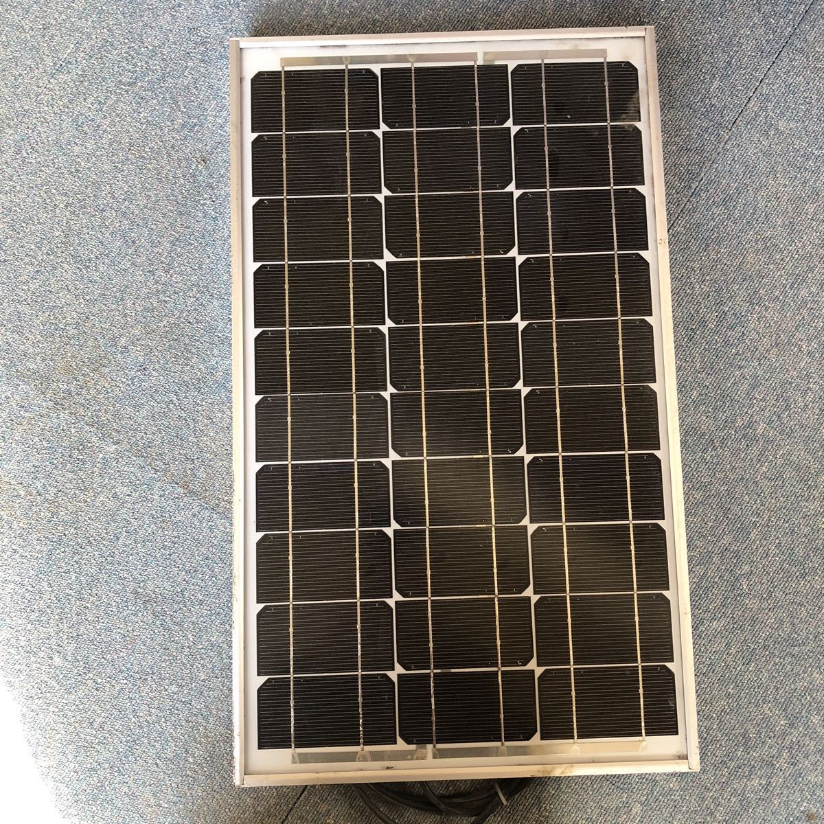 ソーラーパネル 太陽光発電 gt230 12v充電にコントローラー付き当方も愛用農機具