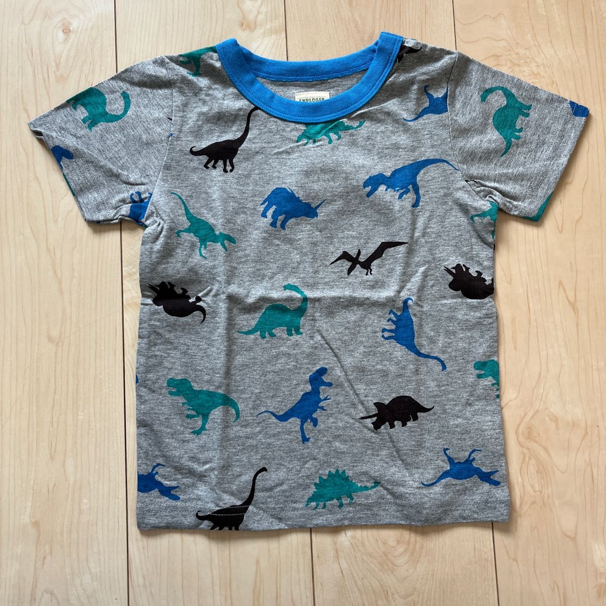 新品 半袖Tシャツ 104cm  恐竜