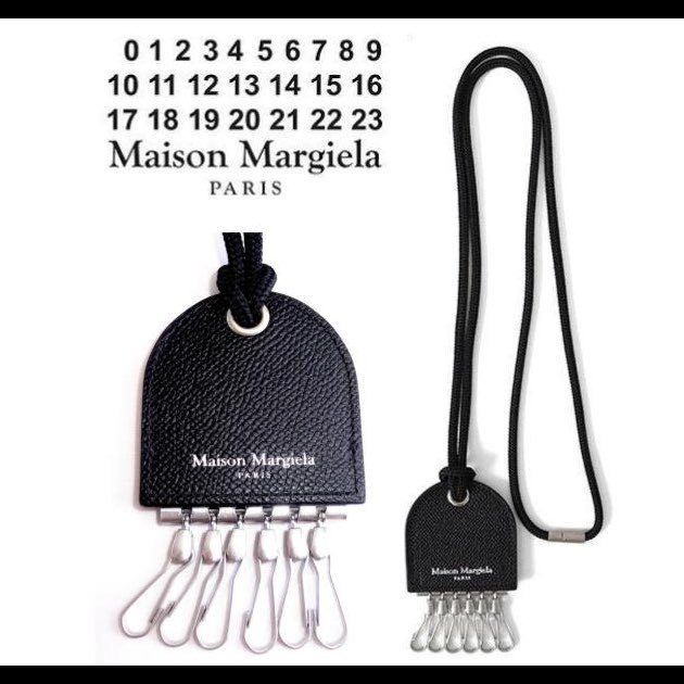 ● MAISON MARGIELA メゾンマルジェラ ネックレス 黒 革 新品 キーリング 鍵 アクセサリー ユニセックス イタリア製 ロゴ