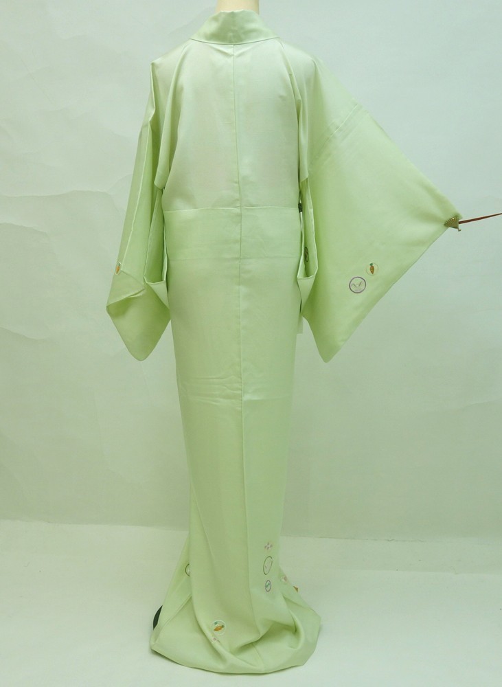 ☆5419-23☆ 中古美品 単衣 付下げ 黄緑色 刺繍 ウサギ模様 裄68㎝ 敷