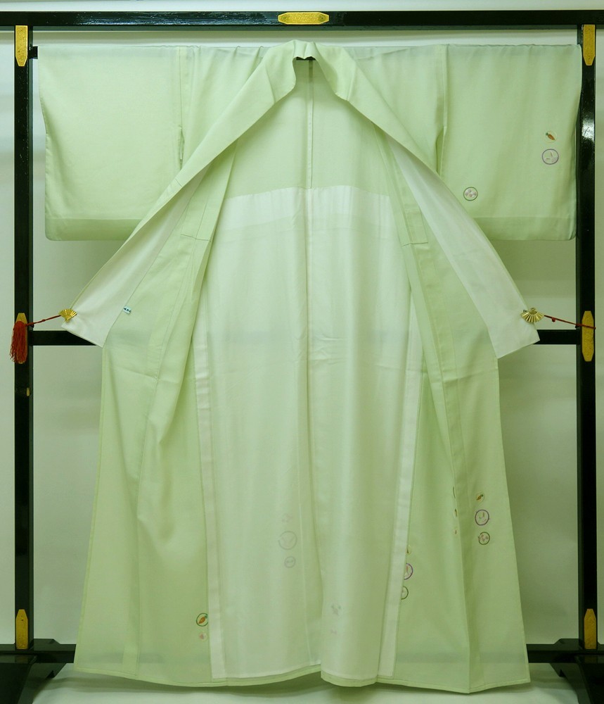 ☆5419-23☆ 中古美品 単衣 付下げ 黄緑色 刺繍 ウサギ模様 裄68㎝ 敷