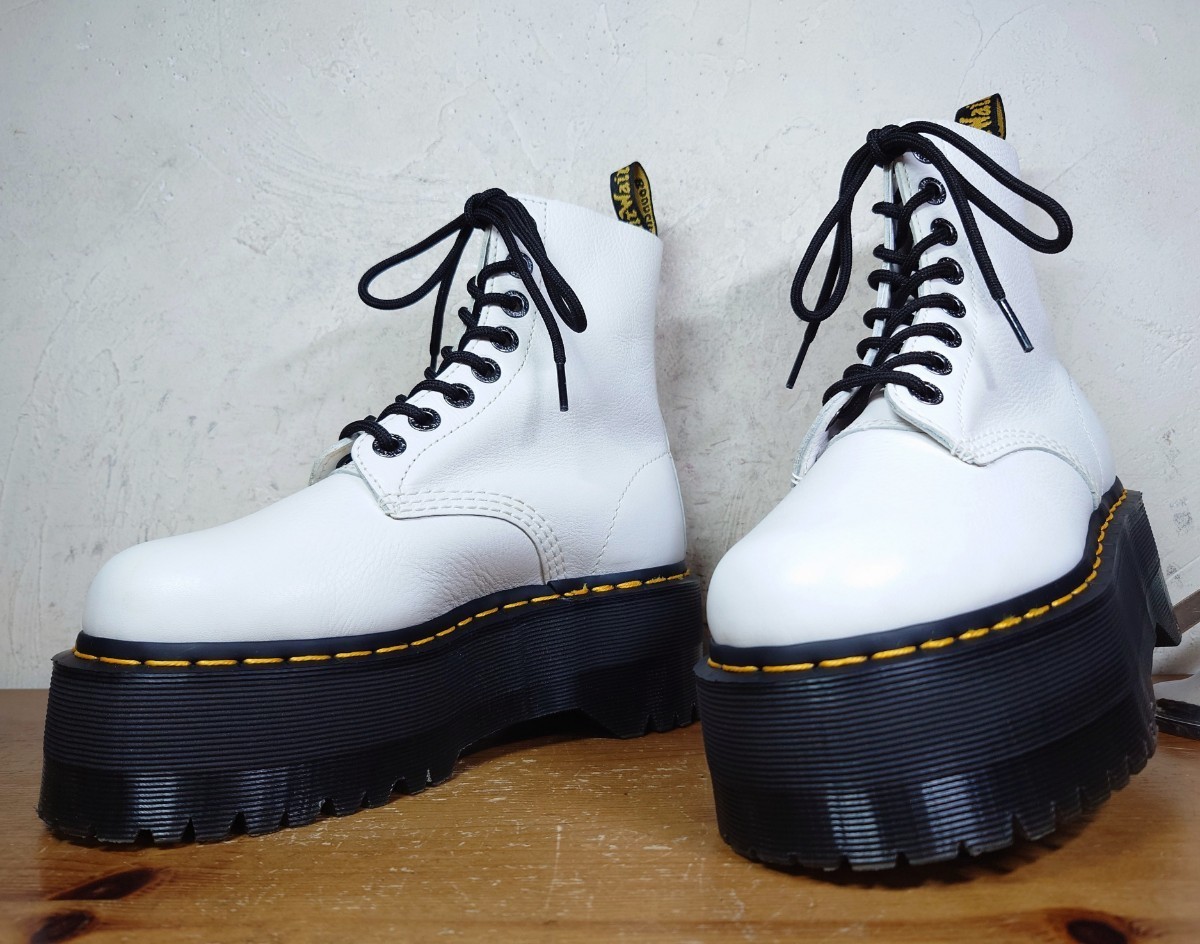 【試し履き程度/極美品】Dr.Martens/ドクターマーチン 1460 PASCAL MAX 厚底 8ホールブーツ UK 24cm相応 ホワイト 白/クレイジーボム_画像1