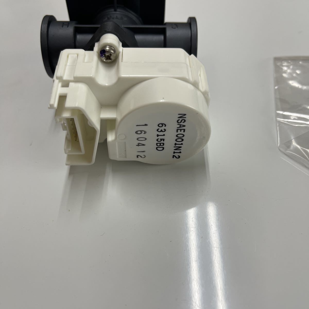 コロナ電気温水器UWH-4617AD2U給湯ミキシング弁です♪♪ コロナ電気温水器UWH-4617AD2U給湯ミキシング弁です♪♪