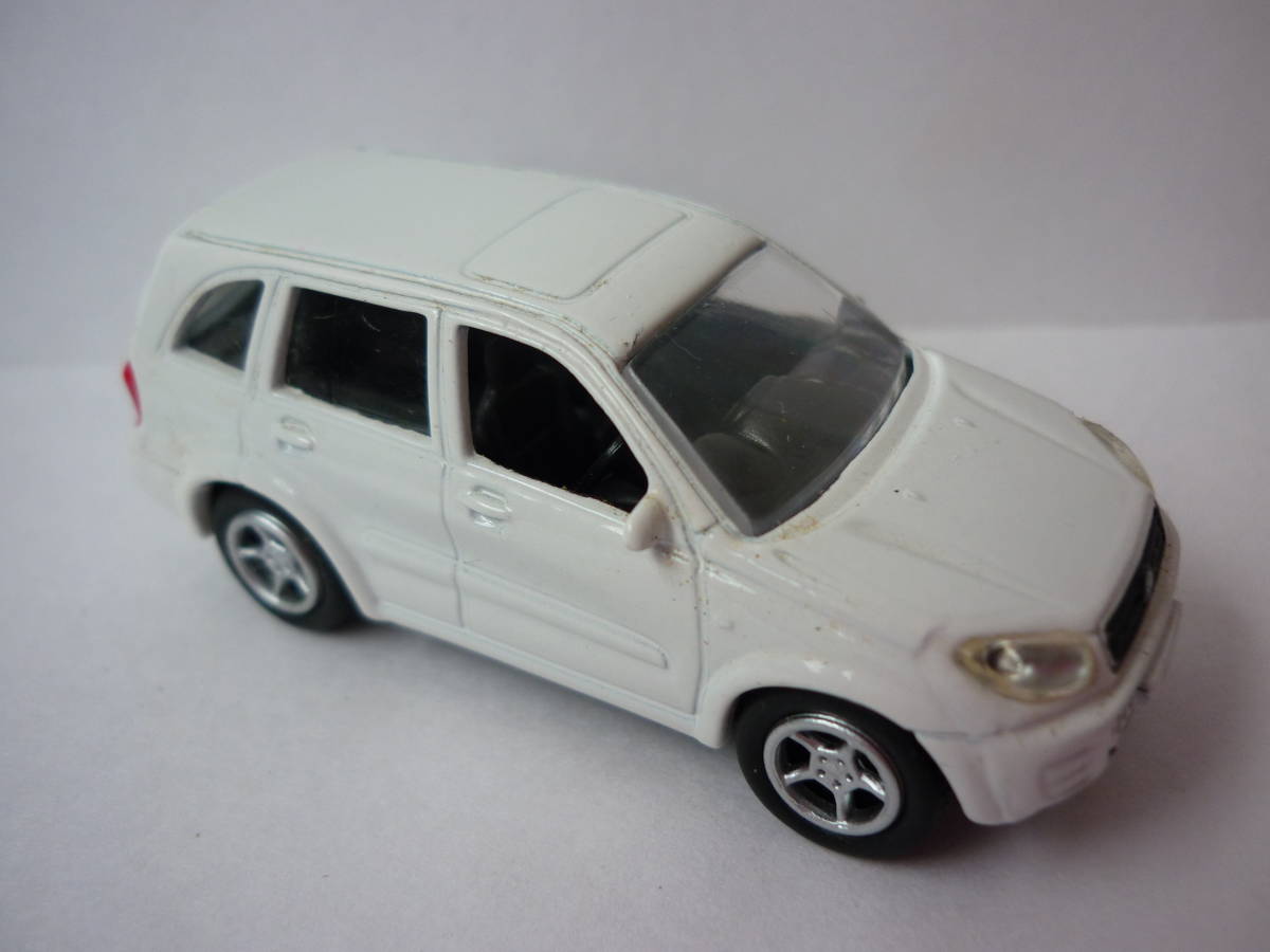 1/72スケール 愛車ミニカー TOYOTA RAV-4 ホワイト 自動車 フィギュア セブンイレブン限定企画 サントリーコーヒーボス おまけ_画像1