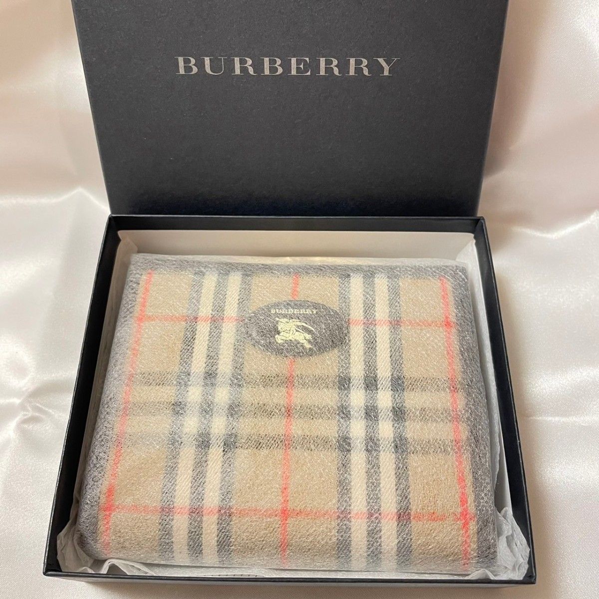 【未使用に近い】BURBERRY バーバリー 二つ折り財布 がま口 箱付