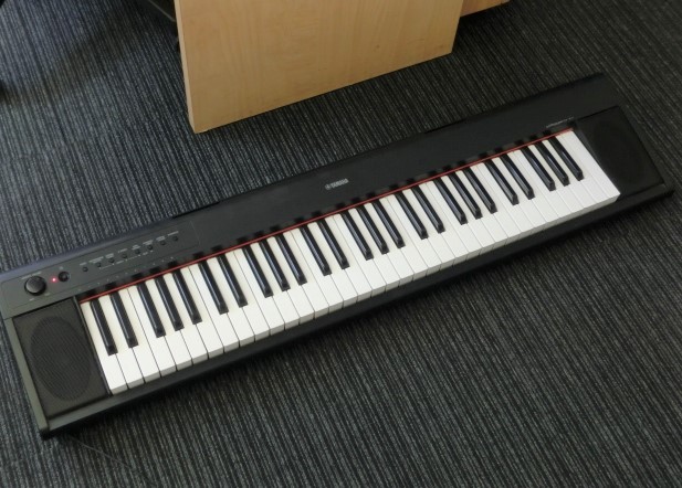 ♪♪70565◇デジタル楽器 ヤマハ 電子キーボード piaggero NP-11
