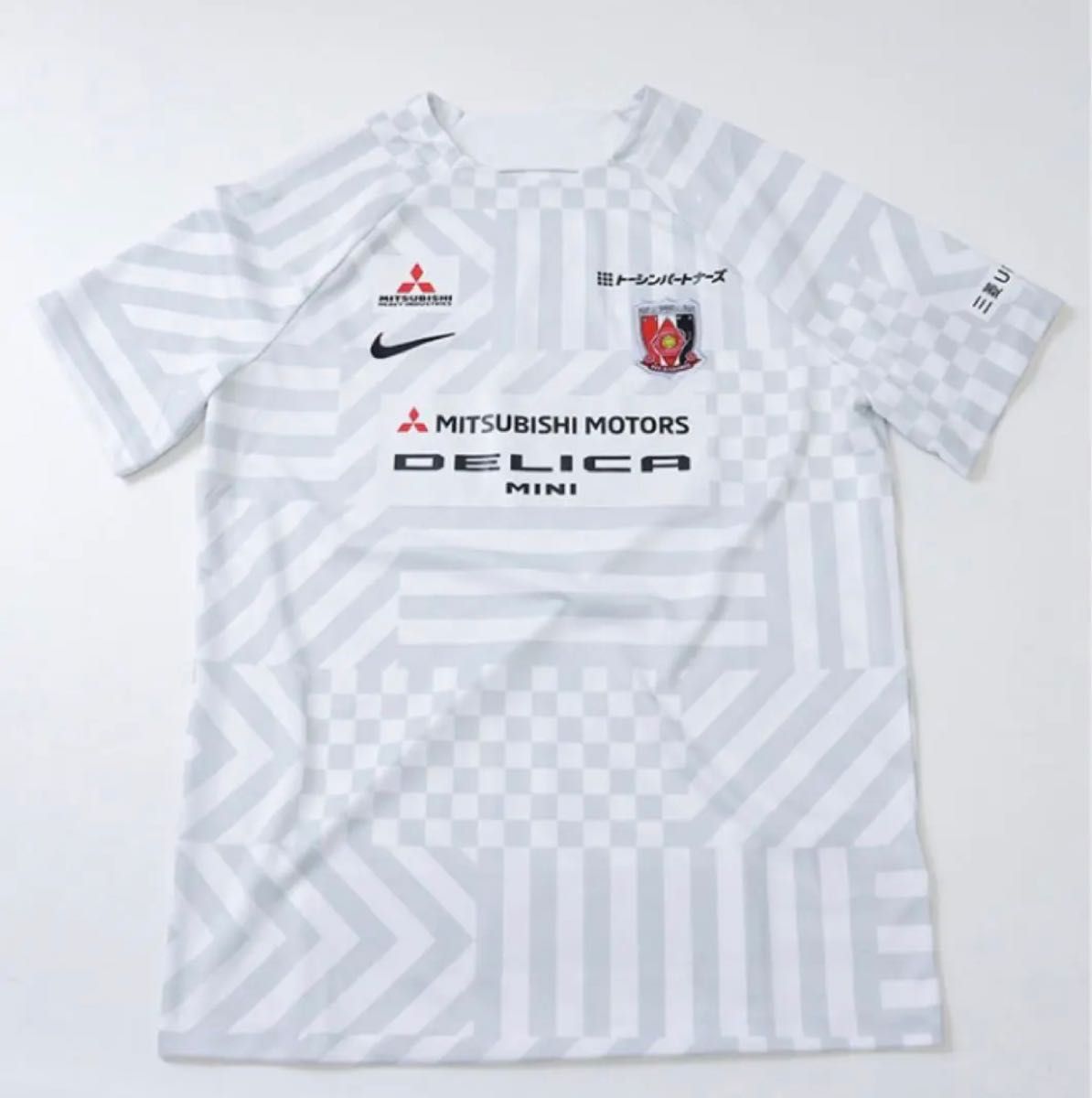 浦和レッズ 2023 プレマッチトップ XLサイズ 新品 浦和レッズ 2023 NIKE プレマッチトップ XL｜Yahoo!フリマ