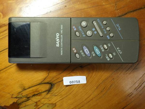 中古 サンヨー SANYO ビデオデッキ VHS リモコン VRC-M20 管理No.20598_画像1