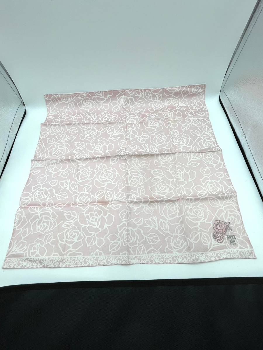 ANNA SUI アナ スイ　ハンカチ　バンダナ　バラ　刺繍　ピンク　48×48_画像1