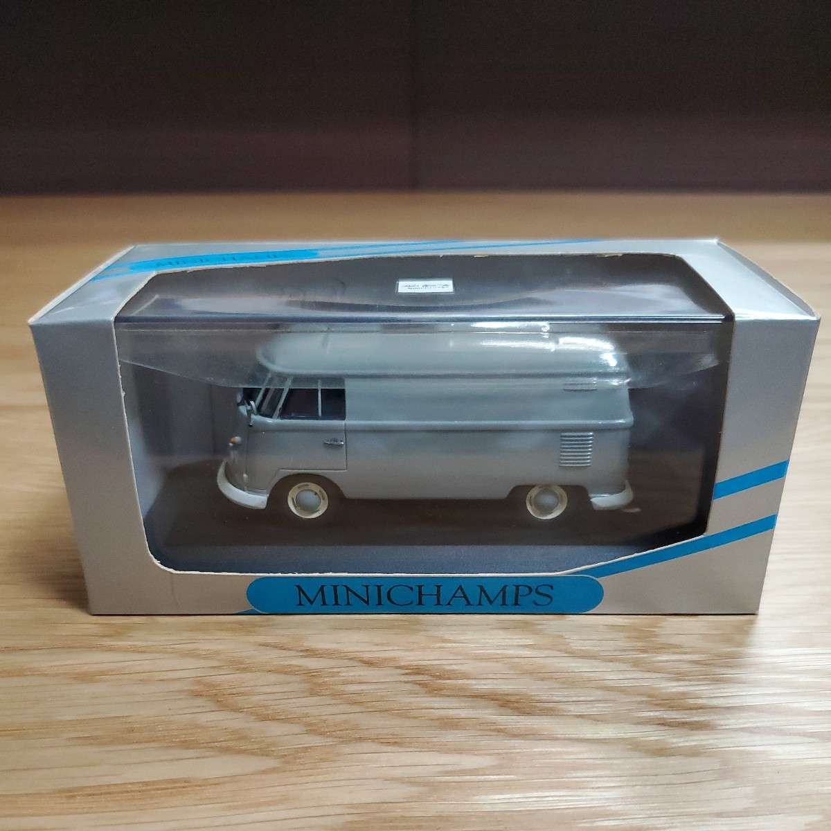 1/43 ミニチャンプス MINICHAMPS ミニカー/Volkswagen T1 Delivery Van Grey/フォルクスワーゲン デリバリバン グレー_画像7