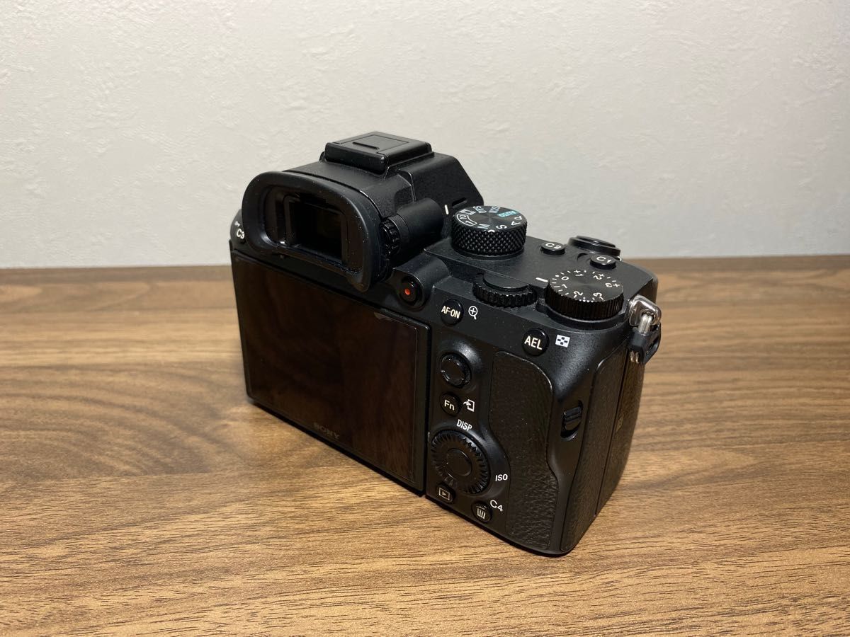 最終値下げ ミラーレス一眼 SONY ILCE-7M3 α7III ボディ+付属品 最終値下げ ミラーレス一眼 SONY ILCE-7M3 α7III ボディ+付属品