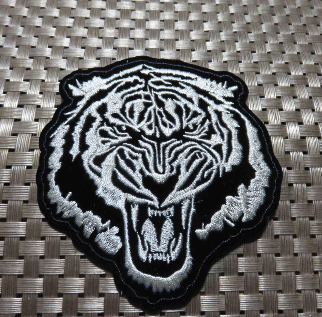 白銀 虎顔 激熱 闘魂 威圧 激オコTIGERとら トラ 刺繍ワッペン 白銀 虎顔 激熱 闘魂 威圧 激オコTIGERとら トラ 刺繍ワッペン