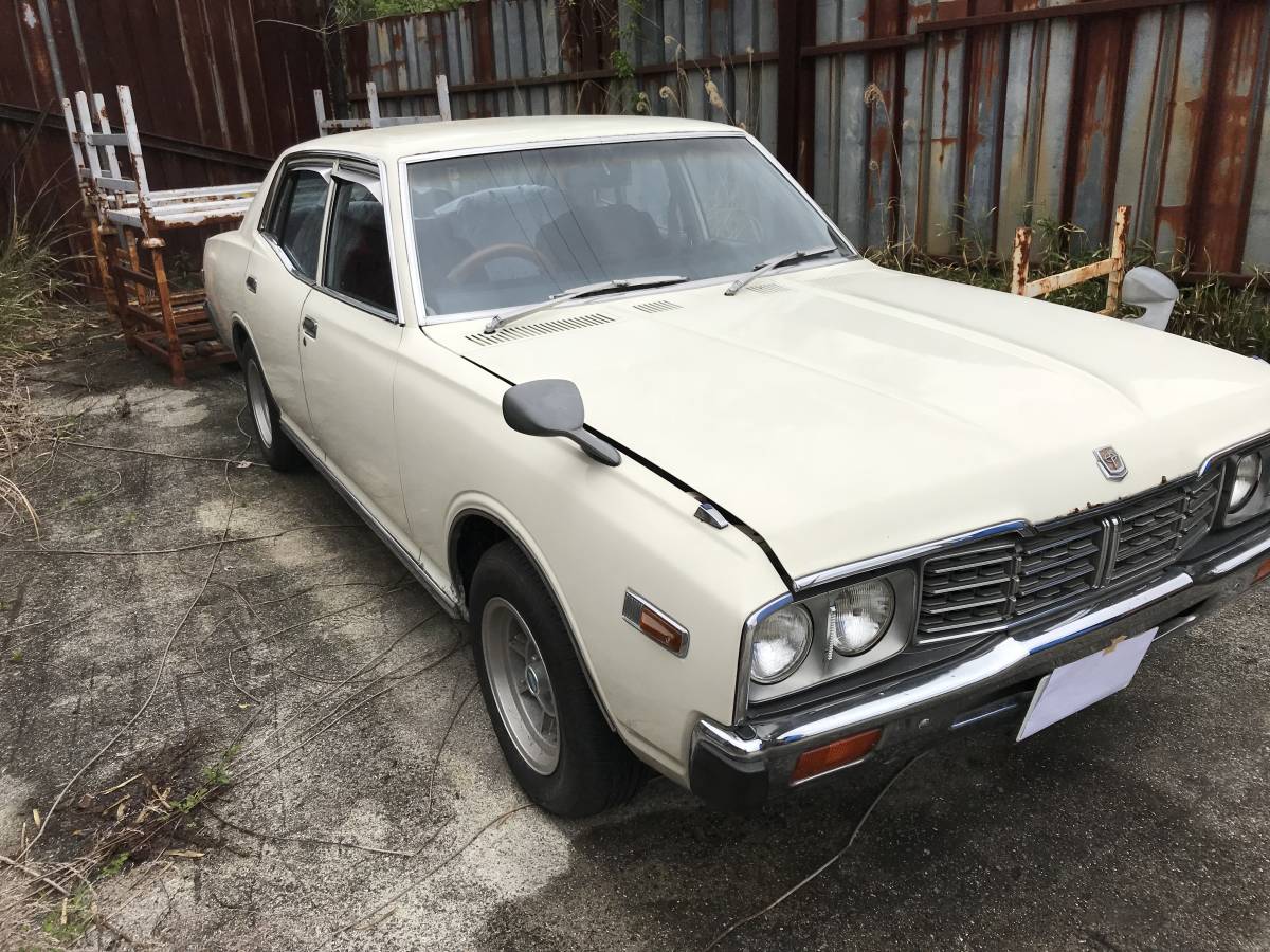 ** old car **1977 year Showa era 52 year Nissan 330 Cedric Q330 document attaching real movement car present condition delivery **. many . doesn't go out vehicle.! rare 