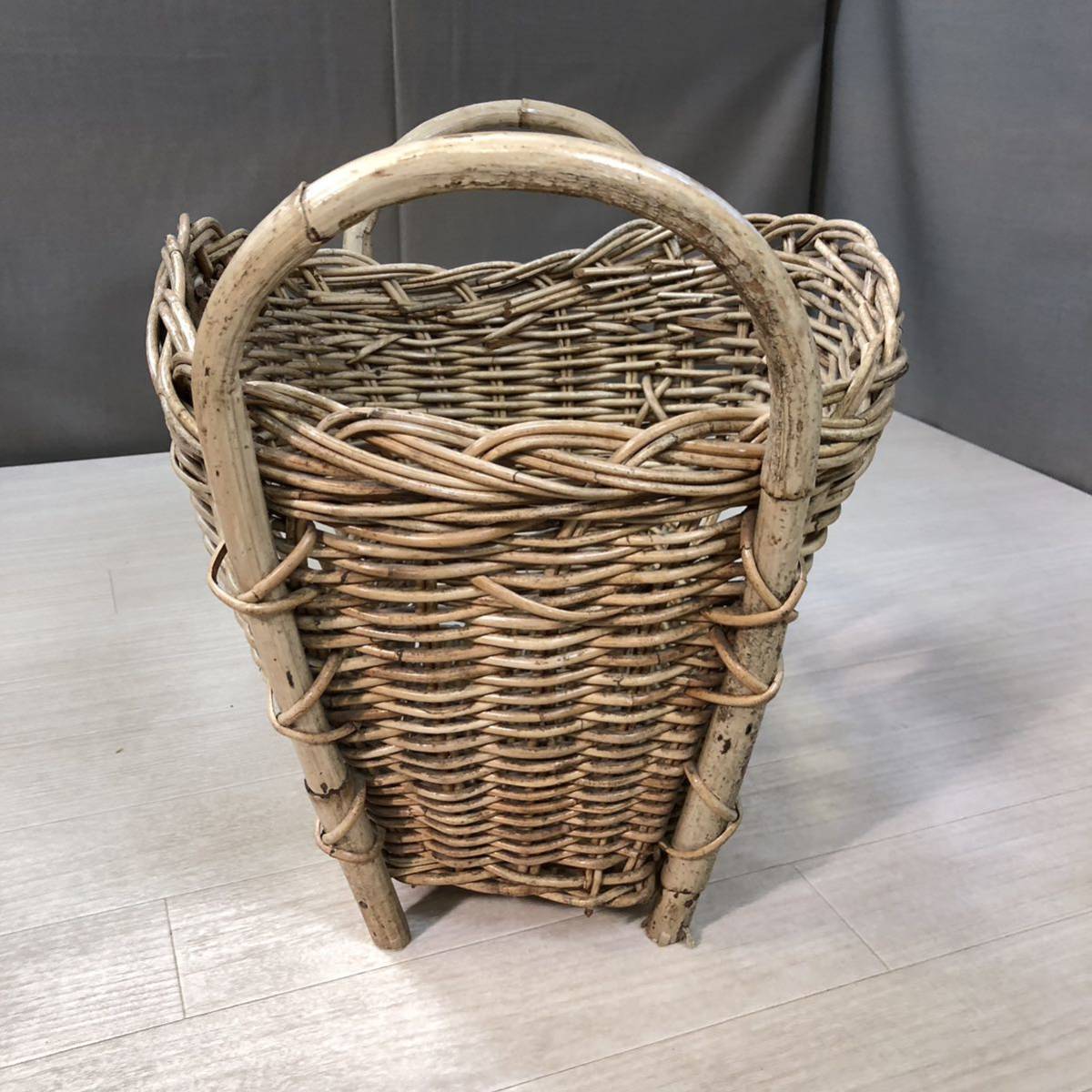 O102] basket basket bag Vintage basket case miscellaneous goods . interior France antique living rattan 