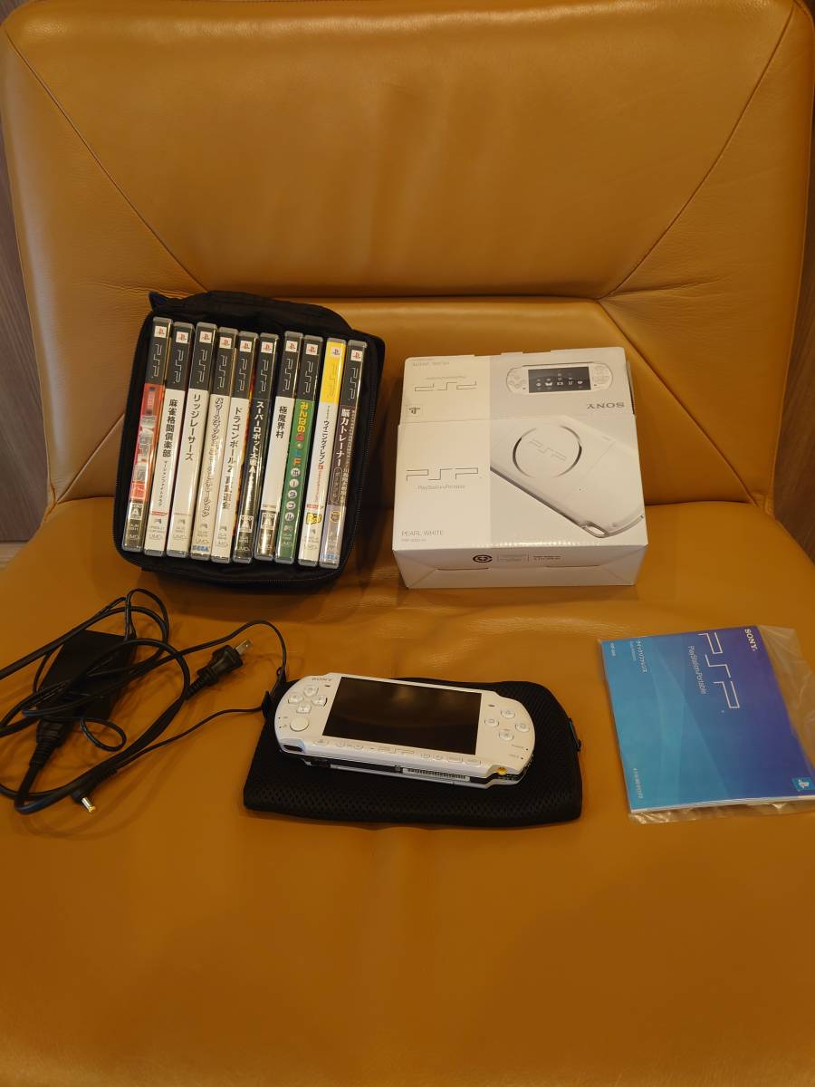 PSP3000　バッテリー新品　ソフト10本_画像1