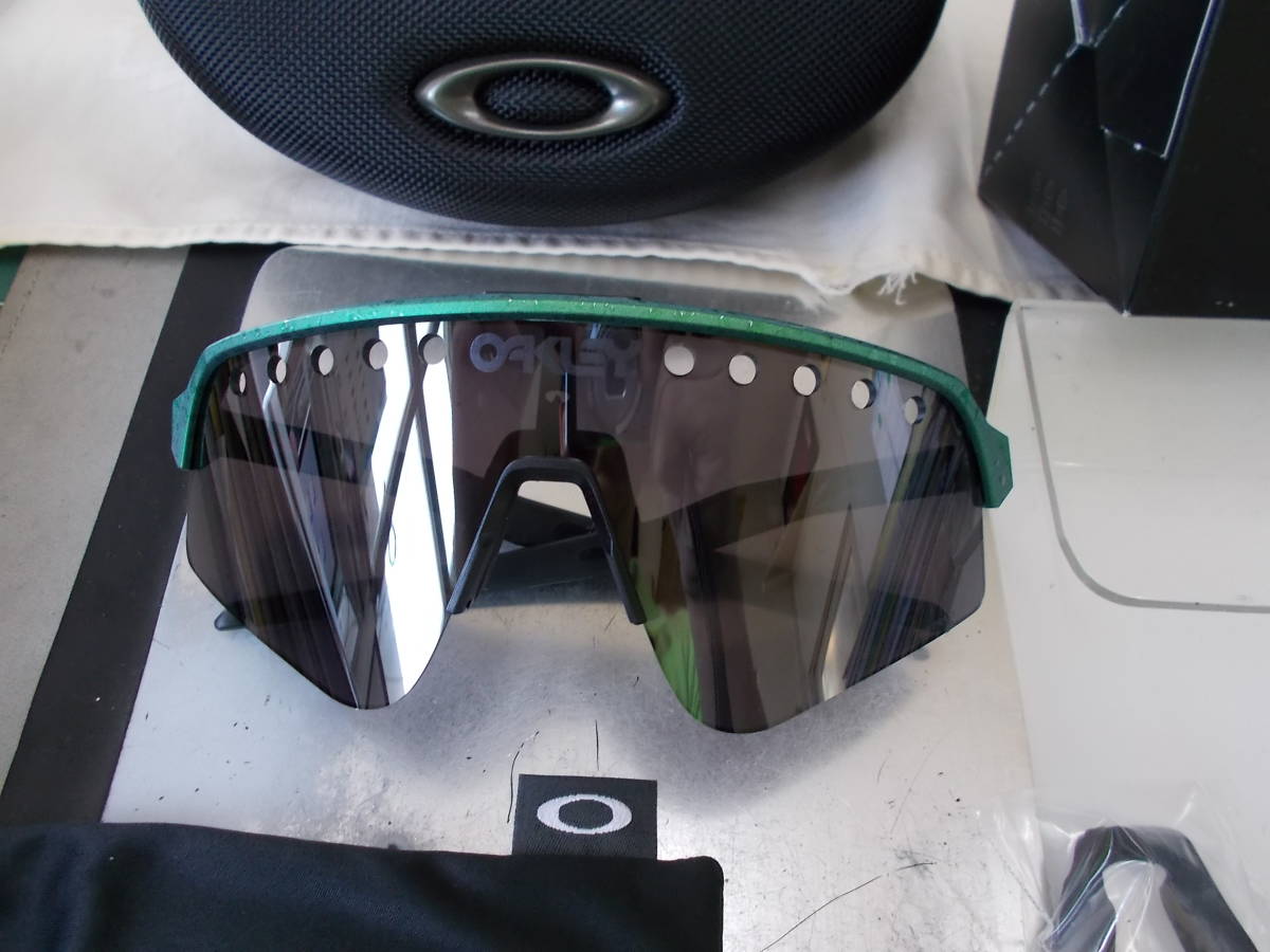 人気 オークリー OAKLEY SUTRO レンズ BLACK PRIZM × GREEN GAMMA