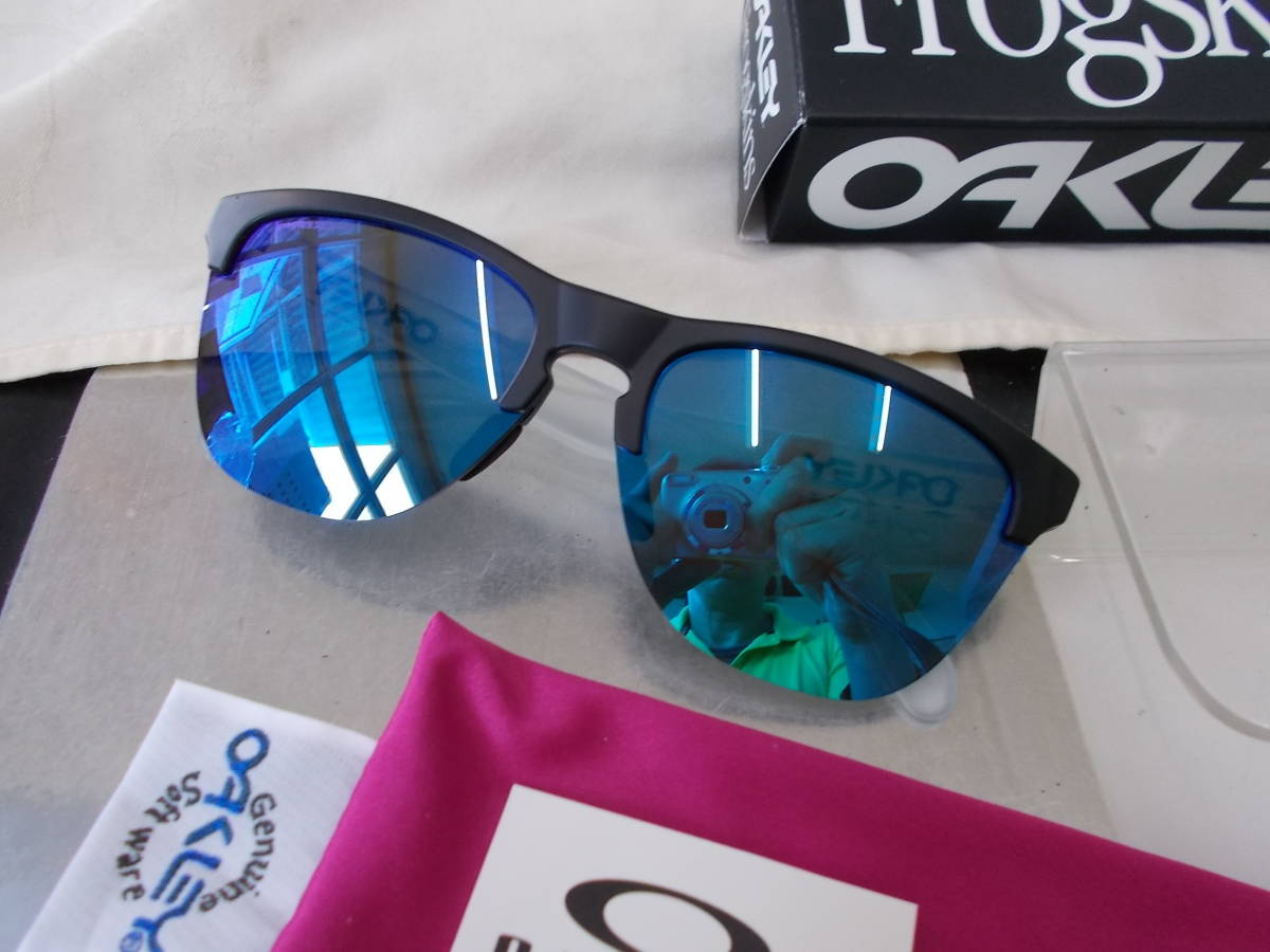 OAKLEY オークリー FROGSKINS LITE OO9374-0263 サングラス レトロデザインでお洒落 MATTE BLACKCELESTE × PRIZM SAPPHIRE レンズ _画像2