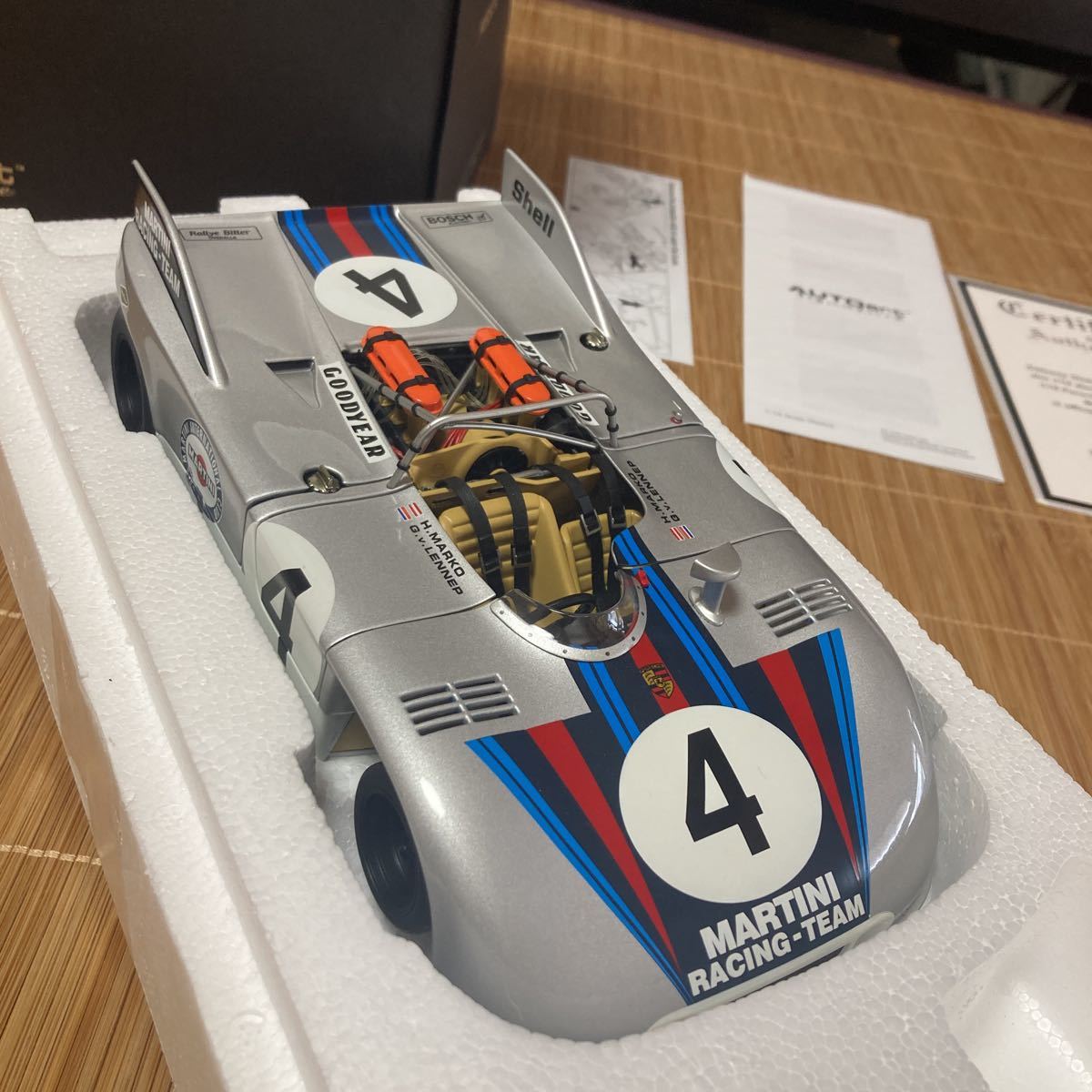 送料無料！オートアート 1/18 AUTO art ポルシェ 908/03 ニュルブルクリンク 1971 PORSCHE ミニカー モデルカーの画像6