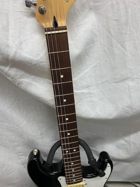 FENDERフェンダー◆STRATOCASTERストラトキャスター Made in Japan【短時間試演済み ソフトケース付き】_画像3