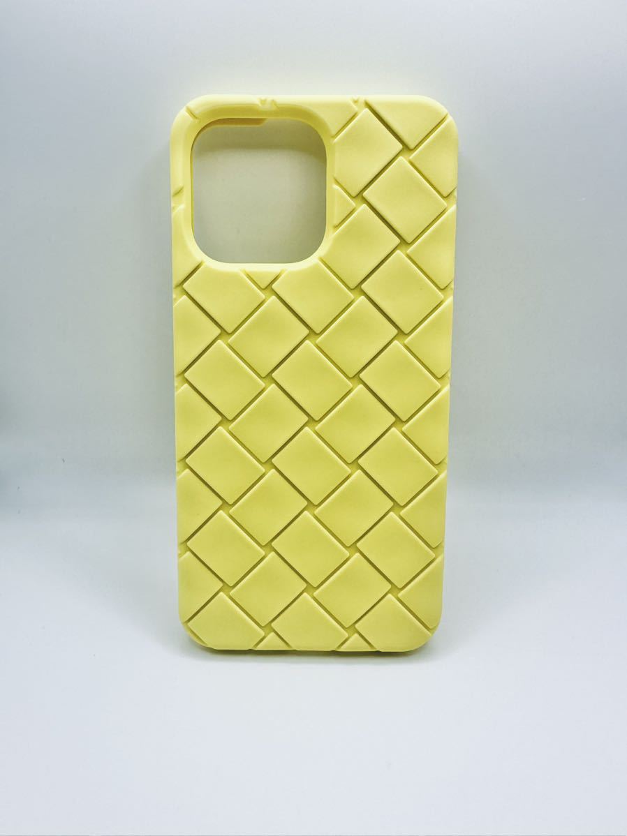 ボッテガ・ヴェネタ iPhoneケース 14promax イエロー ストラップ付 新色ボッテガヴェネタBOTTEGA VENETA iPhone14Pro Maxケース