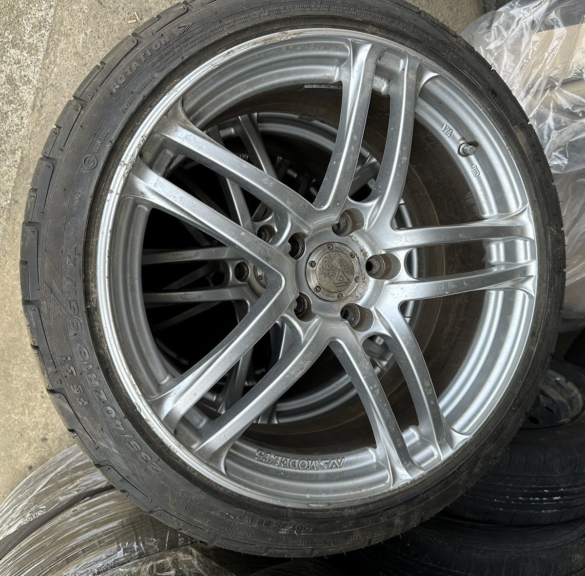 YOKOHAMA AVS MODEL アドバン シルバー T5 ヨコハマ 5H 18インチ