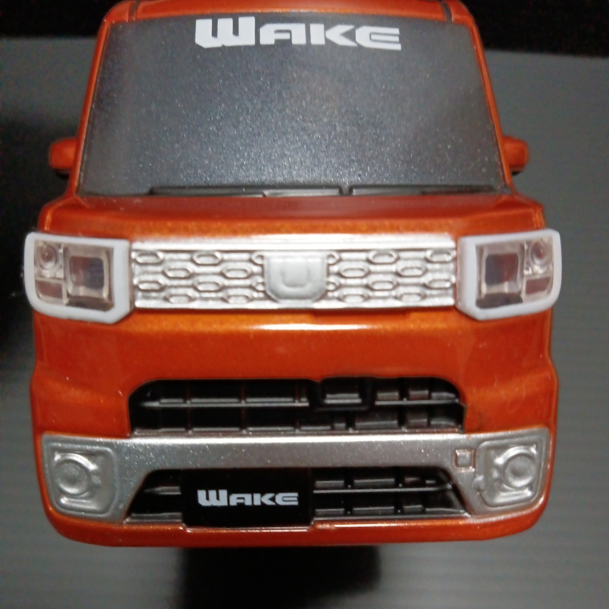 ● プルバックカー「DAIHATSU ウェイク」WAKE オレンジ系 ミニカー プルバック