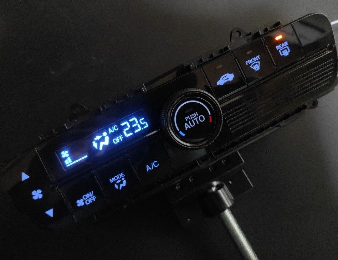 NBOX JF3/JF4 エアコンパネル アイスブルーLED打ち替え完成品 NBOX JF3/JF4 エアコンパネル アイスブルーLED打ち替え完成品